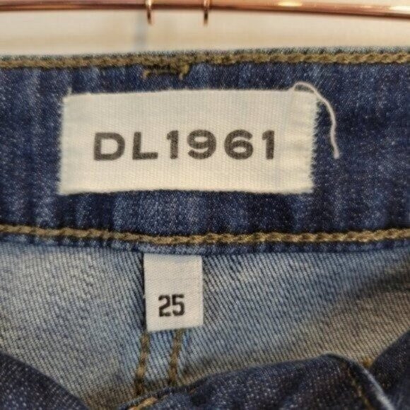 DL1961 | Margaux Insta Sculp Skinny Jeans Breeze Medium Wash - Picture 6 of 9